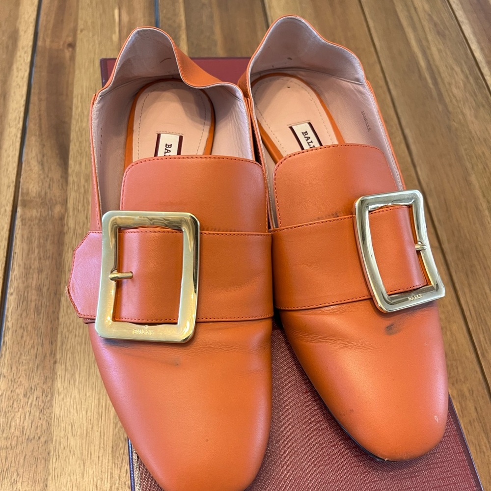 Bally Loafer size 36 in orange